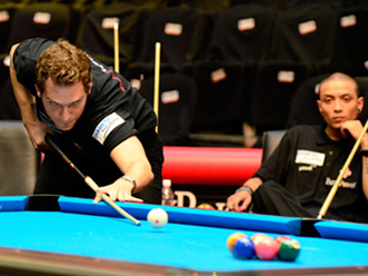 <a href='portraits.asp?prt=87' target='_blank' style='text-decoration:underline; color:#660000'>Dimitri Jungo</a> und Ronald REgli am World Cup of Pool 2011